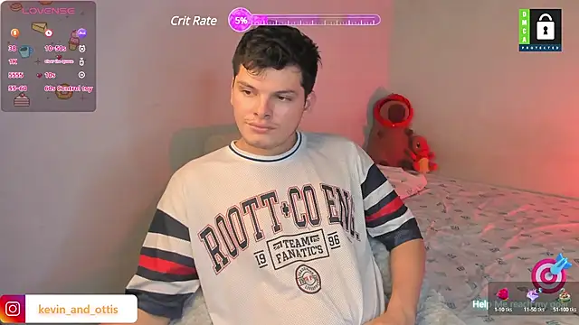 Snapshot of _Ottis_ chatting on January 10, 12:17 am Ottis online show from January 10, 12:17 am