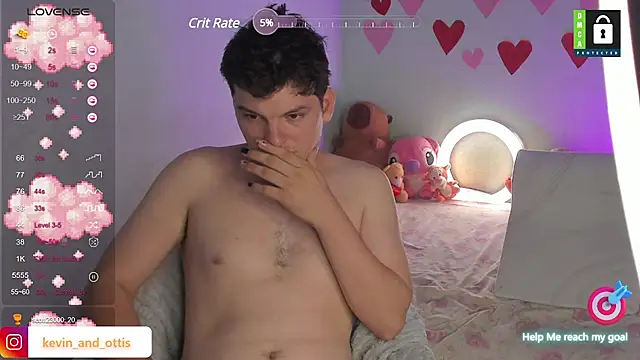 Snapshot of _Ottis_ chatting on February 15, 10:31 pm Ottis online show from February 15, 10:31 pm