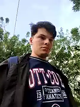 Snapshot of _Ottis_ chatting on September 17, 9:27 pm Ottis online show from September 17, 9:27 pm