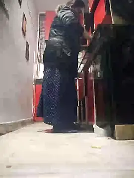 kirti  arora online show from December 30, 4:31 am