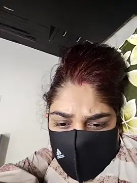 kirti  arora online show from September 18, 8:05 am