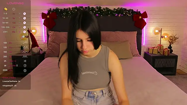 Snapshot of Dina_Foxxx chatting on December 20, 7:12 am Dina Foxxx online show from December 20, 7:12 am