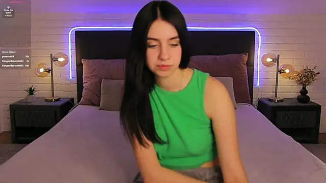 Snapshot of Dina_Foxxx chatting on January 30, 4:34 pm Dina Foxxx online show from January 30, 4:34 pm