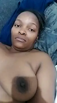 Snapshot of lovelyassbitch chatting on December 6, 9:02 pm lovelyassbitch online show from December 6, 9:02 pm