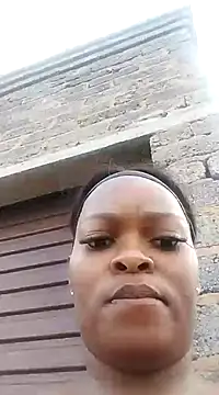 Snapshot of lovelyassbitch chatting on January 4, 4:33 am lovelyassbitch online show from January 4, 4:33 am