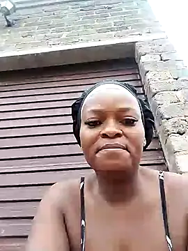 Snapshot of lovelyassbitch chatting on January 11, 5:41 am lovelyassbitch online show from January 11, 5:41 am