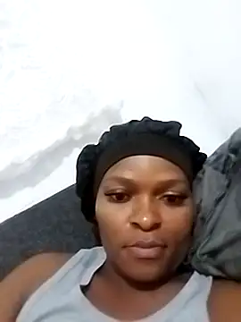 Snapshot of lovelyassbitch chatting on January 13, 8:15 pm lovelyassbitch online show from January 13, 8:15 pm