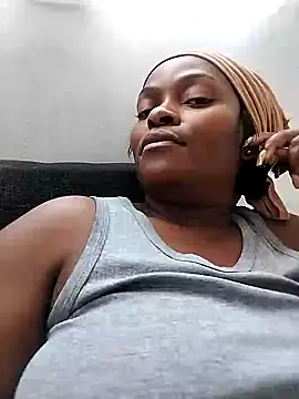 Snapshot of lovelyassbitch chatting on February 8, 9:13 am lovelyassbitch online show from February 8, 9:13 am