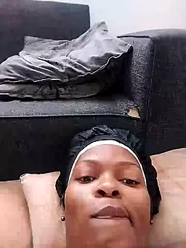 Snapshot of lovelyassbitch chatting on February 14, 6:45 am lovelyassbitch online show from February 14, 6:45 am