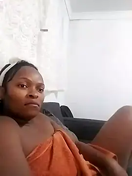 Snapshot of lovelyassbitch chatting on February 14, 11:42 pm lovelyassbitch online show from February 14, 11:42 pm