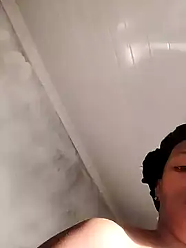 Snapshot of lovelyassbitch chatting on February 15, 6:02 am lovelyassbitch online show from February 15, 6:02 am