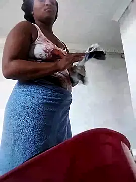 Snapshot of lovelyassbitch chatting on February 19, 3:05 pm lovelyassbitch online show from February 19, 3:05 pm