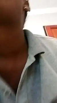 Snapshot of lovelyassbitch chatting on March 14, 9:32 pm lovelyassbitch online show from March 14, 9:32 pm