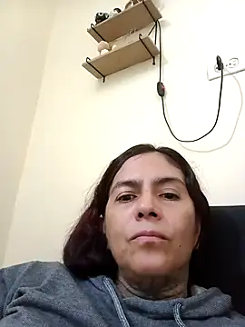 Snapshot of Dakary_hot chatting on October 6, 1:03 am Dakary hot online show from October 6, 1:03 am