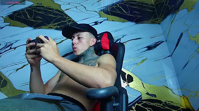 Kevin22 222 online show from February 7, 11:24 pm