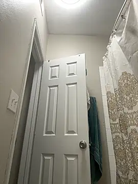 Snapshot of Onetwo3baby chatting on October 31, 12:28 pm Onetwo3baby online show from October 31, 12:28 pm