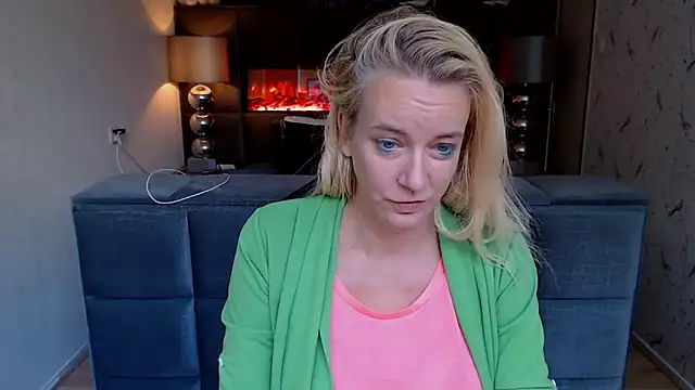 Snapshot of Wendysexyx chatting on September 15, 7:52 am Wendysexyx online show from September 15, 7:52 am