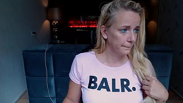 Snapshot of Wendysexyx chatting on September 16, 11:44 am Wendysexyx online show from September 16, 11:44 am