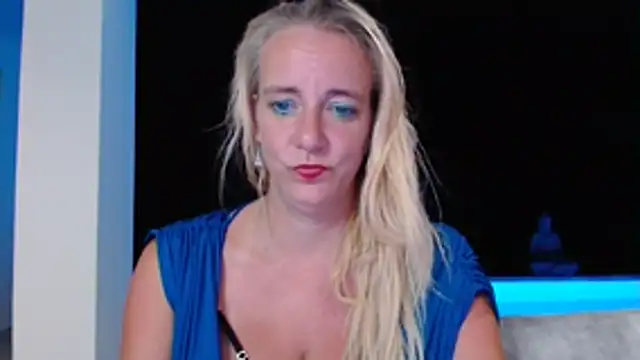 Snapshot of Wendysexyx chatting on October 25, 12:07 am Wendysexyx online show from October 25, 12:07 am