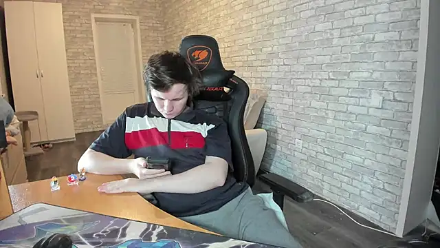 iliaskrislove online show from March 21, 9:45 pm