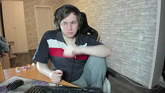 iliaskrislove online show from March 22, 4:58 pm