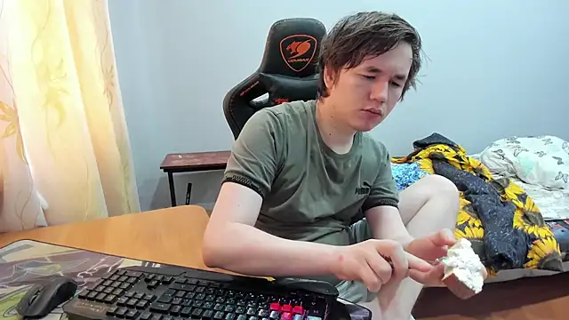 iliaskrislove online show from September 10, 11:21 am