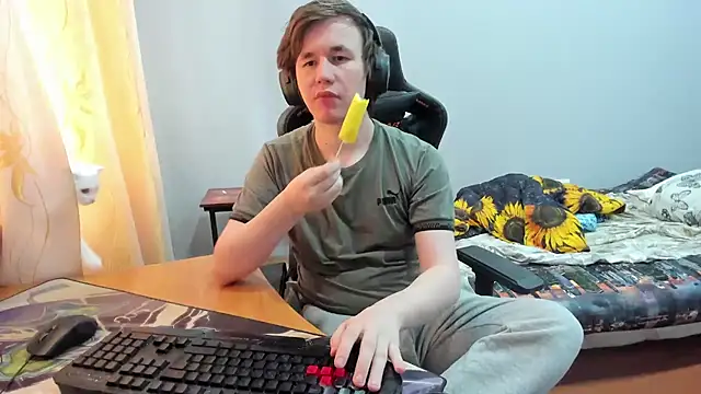 iliaskrislove online show from September 13, 5:40 am