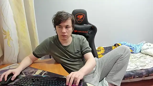 iliaskrislove online show from September 14, 9:03 pm