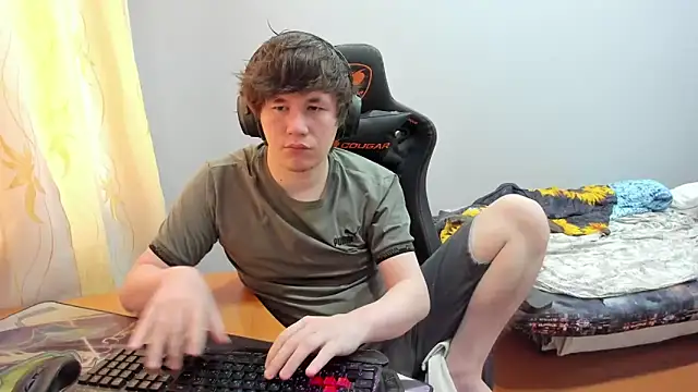 iliaskrislove online show from September 19, 6:59 am