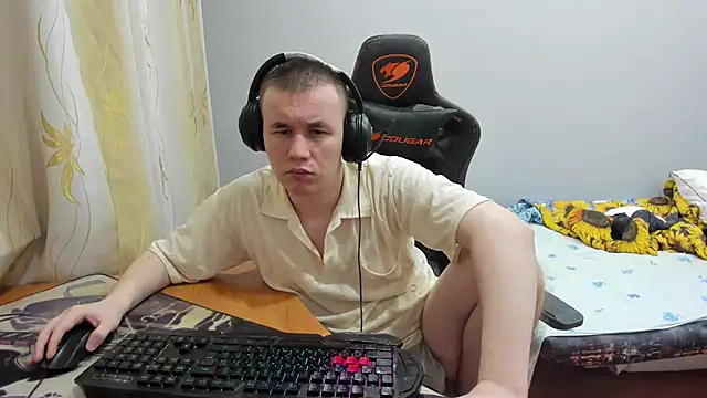 iliaskrislove online show from October 4, 5:22 pm