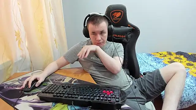 iliaskrislove online show from October 15, 4:01 am