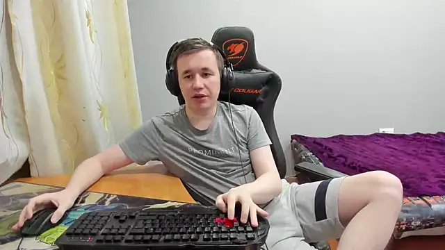 iliaskrislove online show from December 17, 4:35 pm