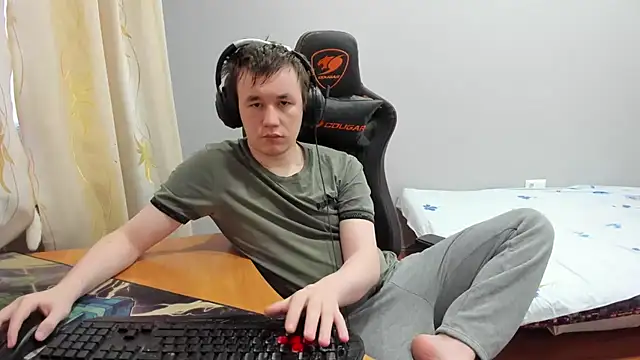 iliaskrislove online show from January 8, 11:56 am