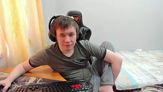 iliaskrislove online show from February 22, 5:08 am