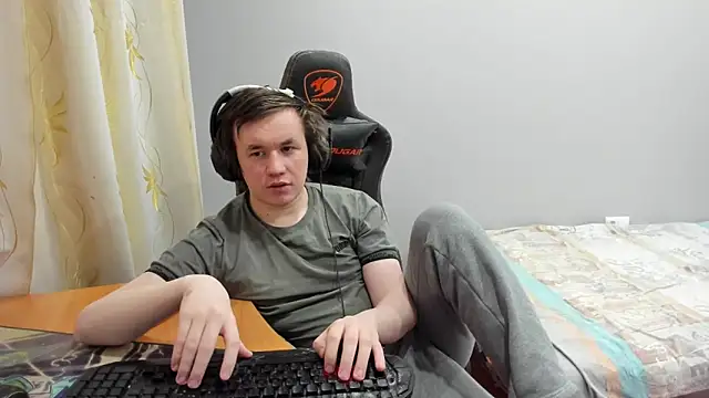 iliaskrislove online show from February 24, 4:49 pm