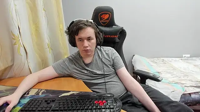 iliaskrislove online show from March 20, 7:41 pm