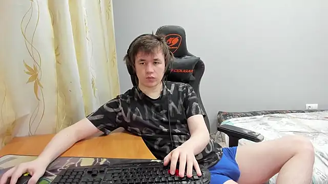 iliaskrislove online show from April 3, 9:57 pm