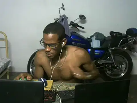 Snapshot of michel_sc chatting on May 21, 5:36 am michel sc online show from May 21, 5:36 am