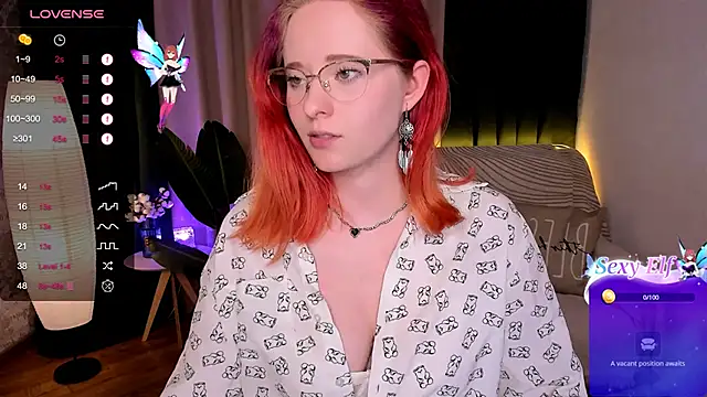 Snapshot of Aemilia_ chatting on December 3, 12:27 pm Aemilia online show from December 3, 12:27 pm