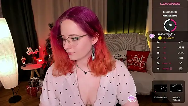 Snapshot of Aemilia_ chatting on December 14, 12:33 pm Aemilia online show from December 14, 12:33 pm