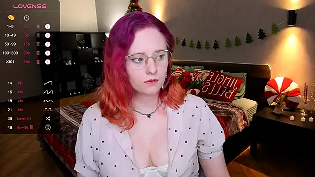 Snapshot of Aemilia_ chatting on December 19, 12:34 pm Aemilia online show from December 19, 12:34 pm