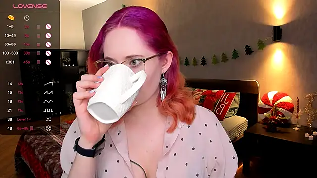 Snapshot of Aemilia_ chatting on January 7, 5:54 am Aemilia online show from January 7, 5:54 am