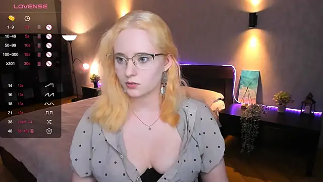 Snapshot of Aemilia_ chatting on January 24, 12:31 pm Aemilia online show from January 24, 12:31 pm