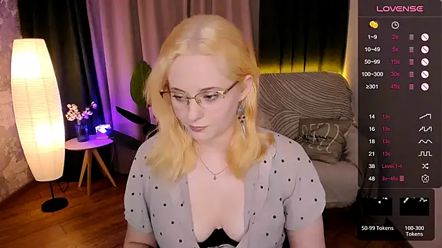 Snapshot of Aemilia_ chatting on January 25, 12:16 pm Aemilia online show from January 25, 12:16 pm