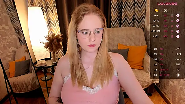 Snapshot of Aemilia_ chatting on September 13, 8:47 am Aemilia online show from September 13, 8:47 am