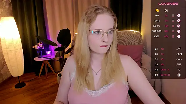 Snapshot of Aemilia_ chatting on September 14, 2:00 am Aemilia online show from September 14, 2:00 am