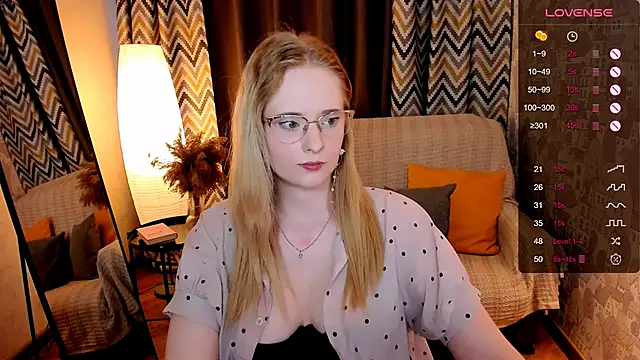 Snapshot of Aemilia_ chatting on September 15, 8:14 am Aemilia online show from September 15, 8:14 am