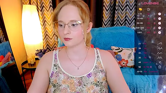 Snapshot of Aemilia_ chatting on November 27, 8:38 am Aemilia online show from November 27, 8:38 am