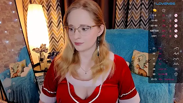 Snapshot of Aemilia_ chatting on December 19, 8:21 am Aemilia online show from December 19, 8:21 am