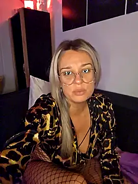 SpicyVicky online show from November 4, 6:01 am